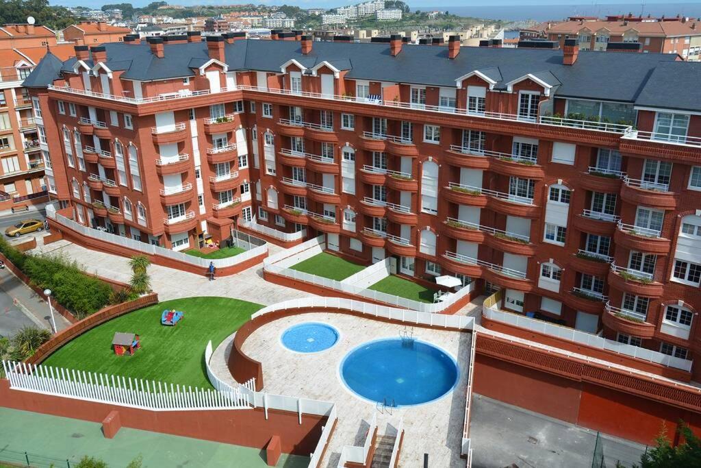 Castro Holidays - Centrico Piscina Urbanizacion Garaje Gratis Кастро-Урдіалес Екстер'єр фото