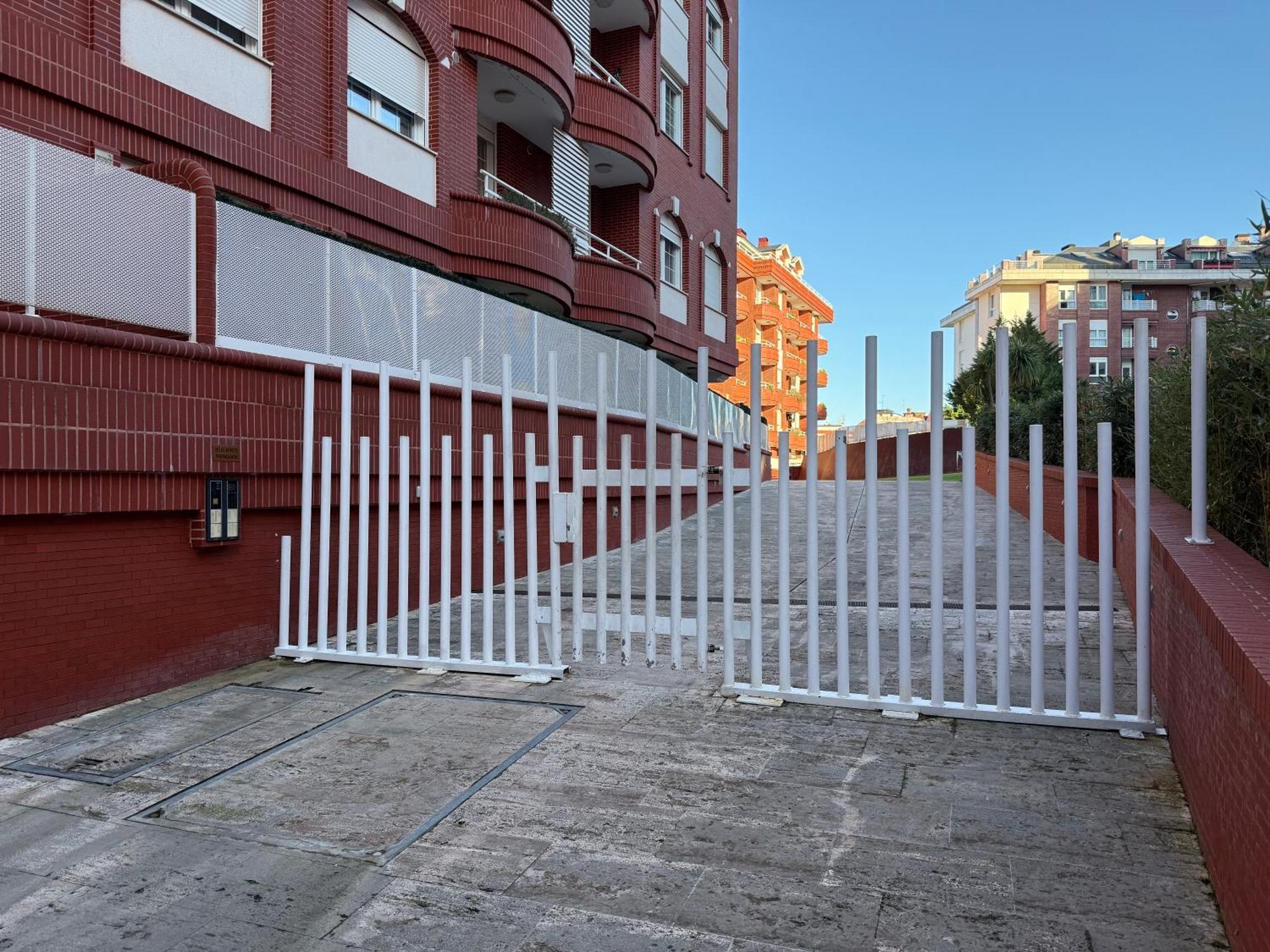 Castro Holidays - Centrico Piscina Urbanizacion Garaje Gratis Кастро-Урдіалес Екстер'єр фото