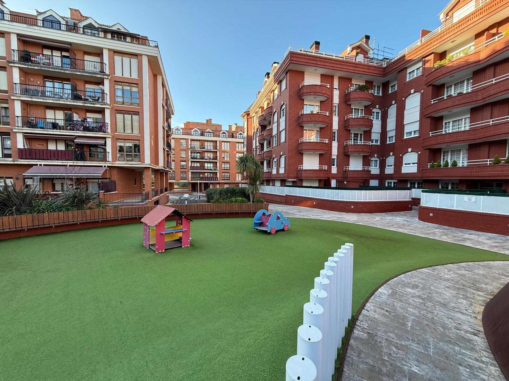 Castro Holidays - Centrico Piscina Urbanizacion Garaje Gratis Кастро-Урдіалес Екстер'єр фото