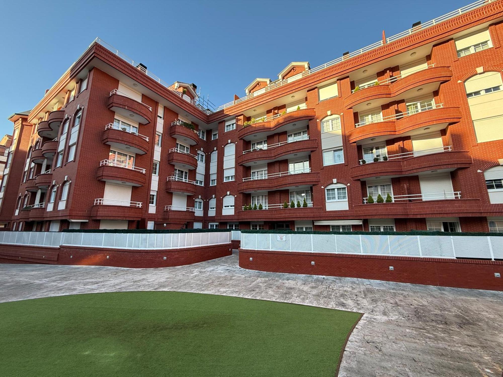 Castro Holidays - Centrico Piscina Urbanizacion Garaje Gratis Кастро-Урдіалес Екстер'єр фото